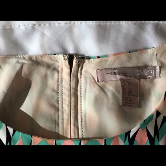 Forever 21 Geometric Shift dress - Picture 6 of 7